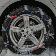 Pewag Servo Schneeketten 9mm Alfa Romeo Junior ab 2024 f&uuml;r Ihre Reifengr&ouml;&szlig;e 215/60R17