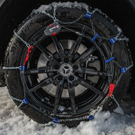 Pewag Servo SUV Schneeketten 13mm Mg MG4 ab 2021 f&uuml;r Ihre Reifengr&ouml;&szlig;e  215/50R17