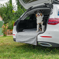 Hundematte f&uuml;r die Heckklappe &ndash; mit Sto&szlig;stangenschutz